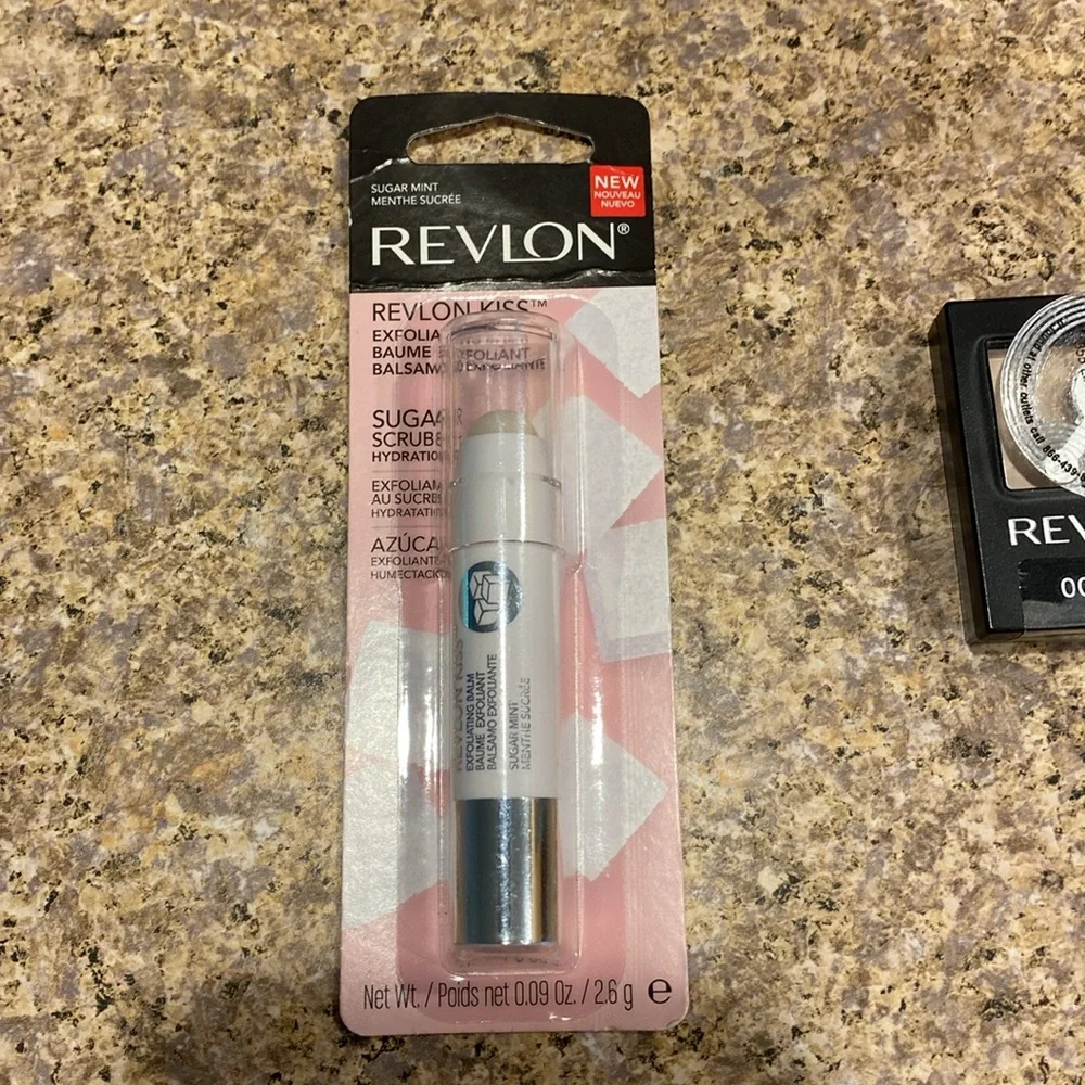 Bundle of Revlon Kiss Exfoliating Balm and Eye Shadow Vintage Lace 001